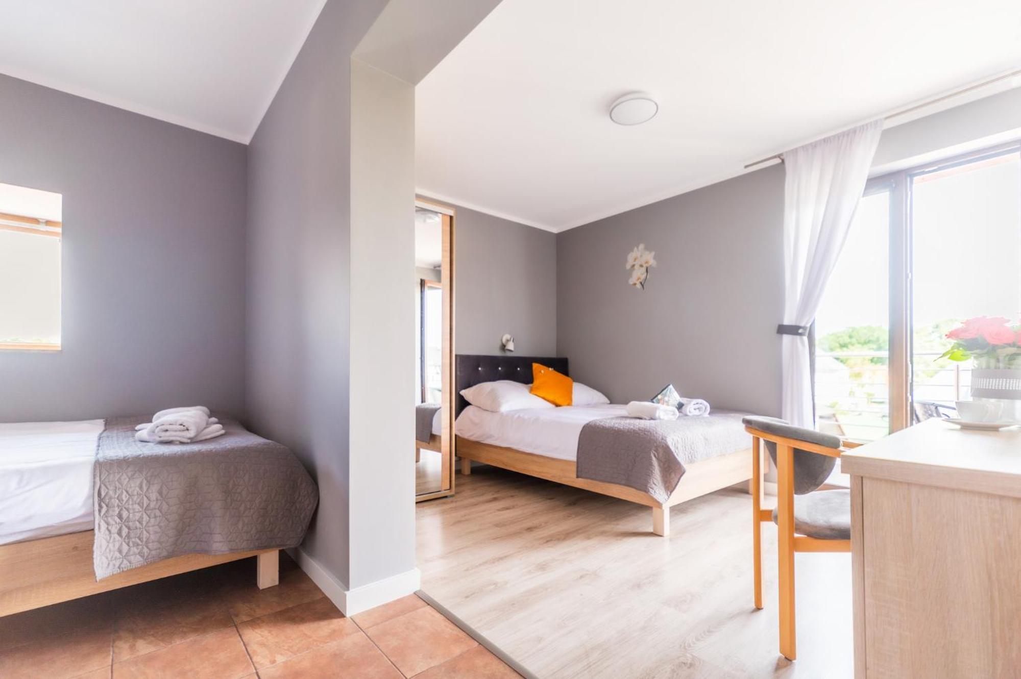 Reveliqa2 - Pokoje Goscinne I Apartamenty Pobierowo Exterior photo
