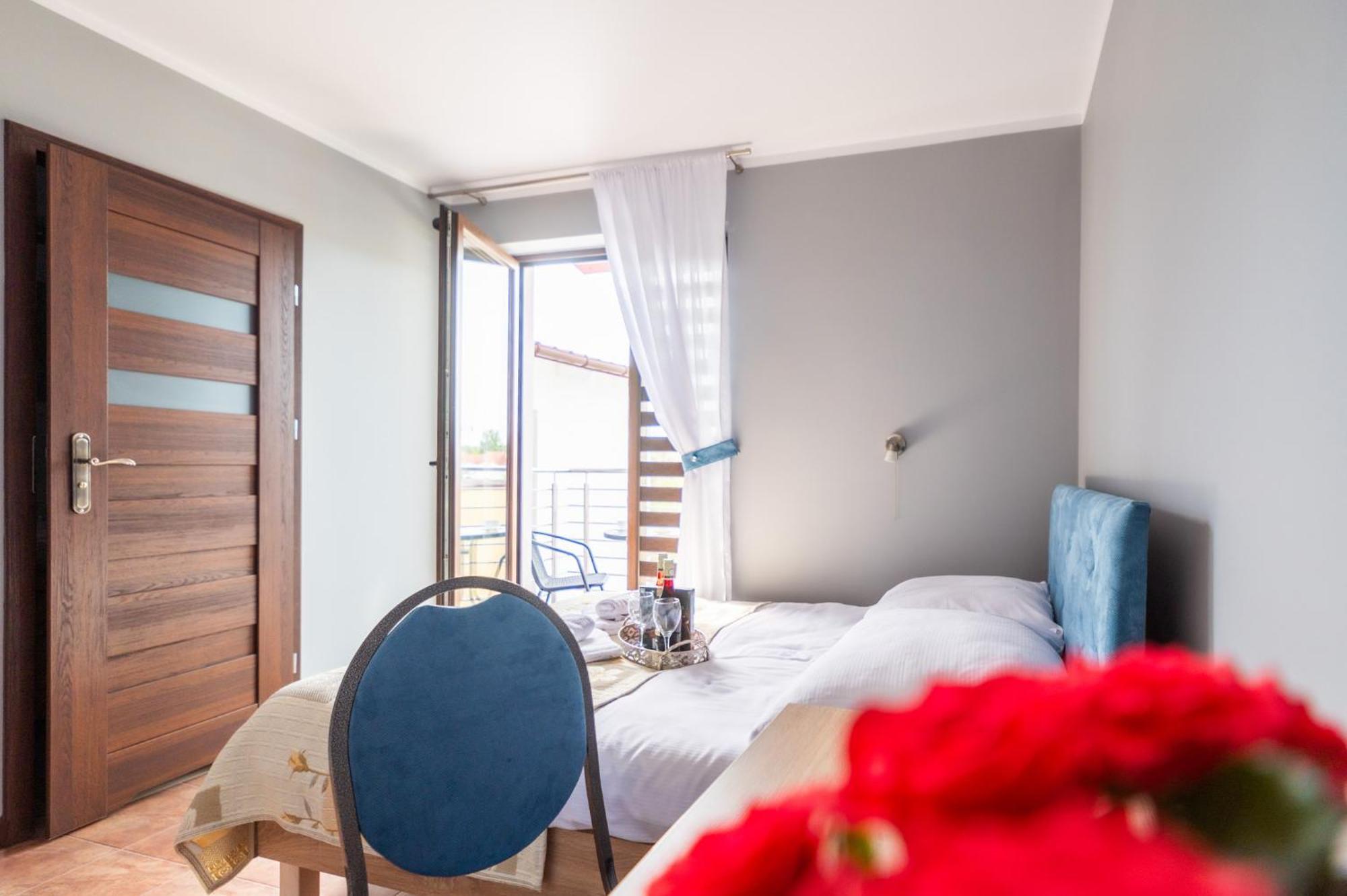 Reveliqa2 - Pokoje Goscinne I Apartamenty Pobierowo Exterior photo
