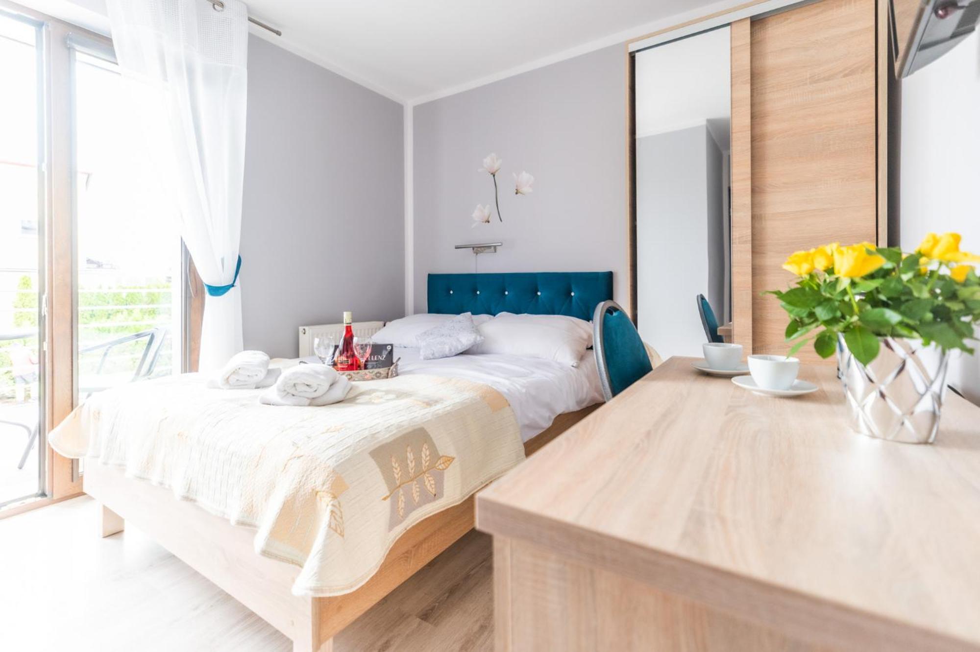 Reveliqa2 - Pokoje Goscinne I Apartamenty Pobierowo Exterior photo