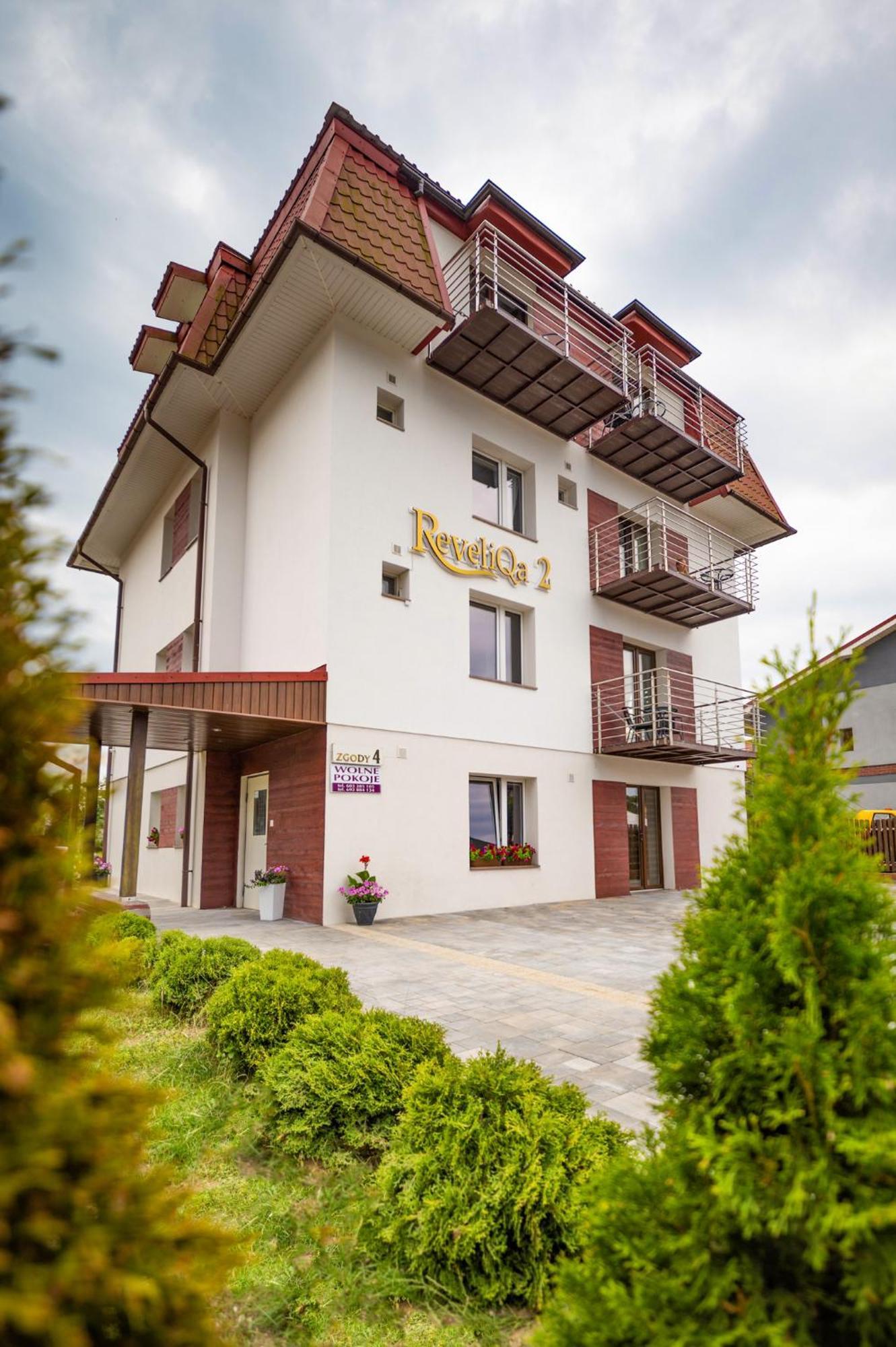 Reveliqa2 - Pokoje Goscinne I Apartamenty Pobierowo Exterior photo