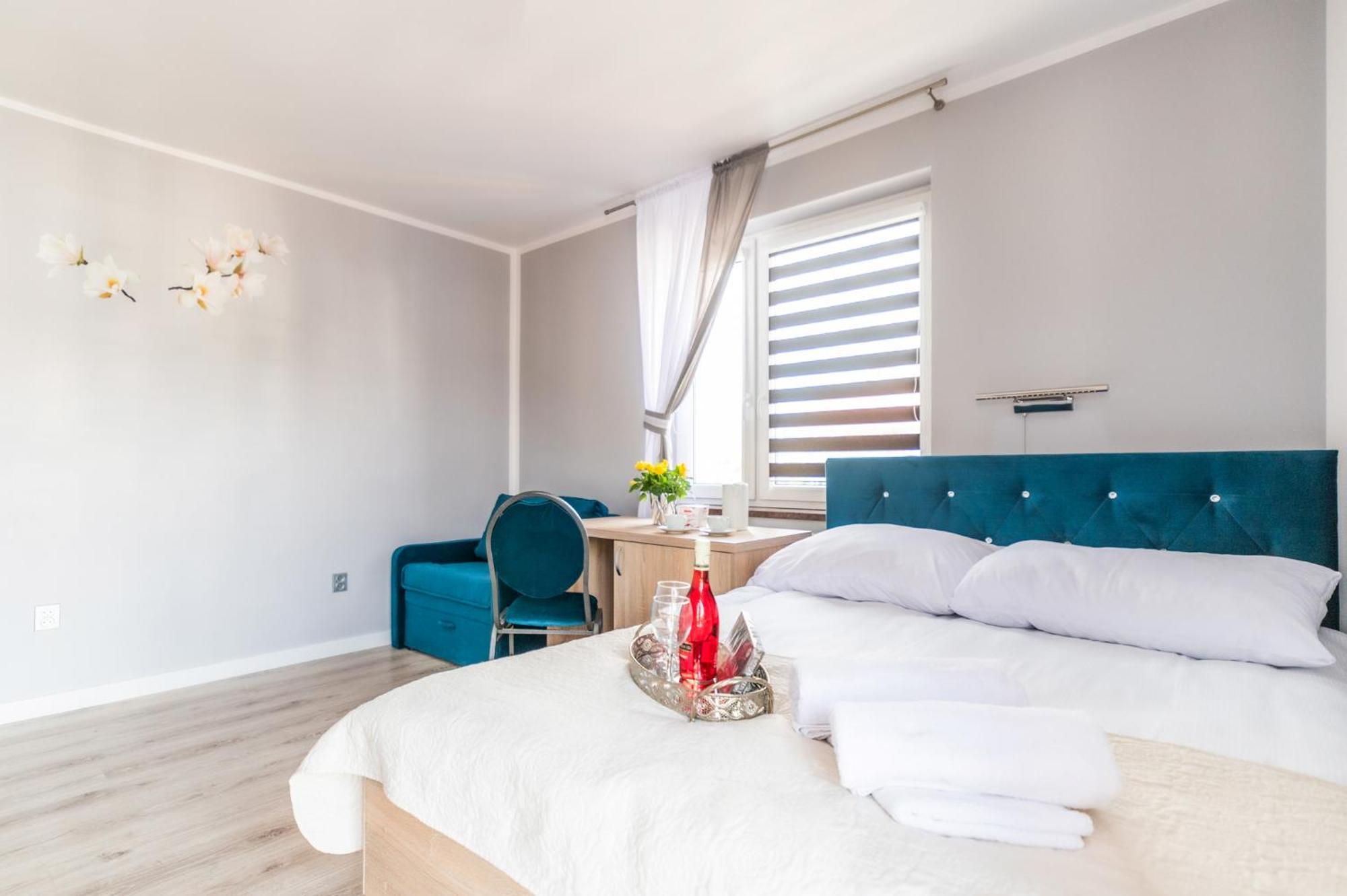 Reveliqa2 - Pokoje Goscinne I Apartamenty Pobierowo Exterior photo