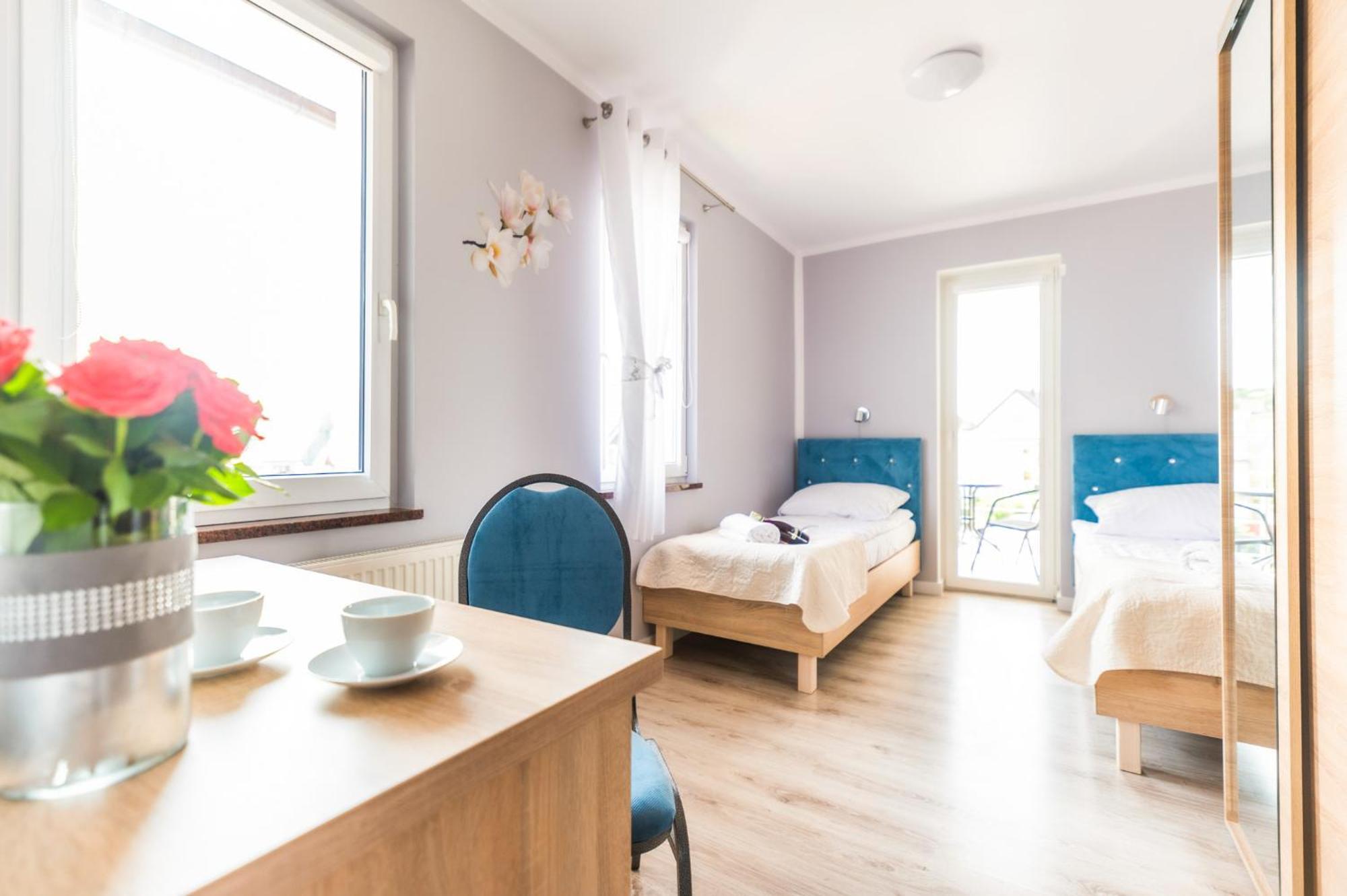 Reveliqa2 - Pokoje Goscinne I Apartamenty Pobierowo Exterior photo