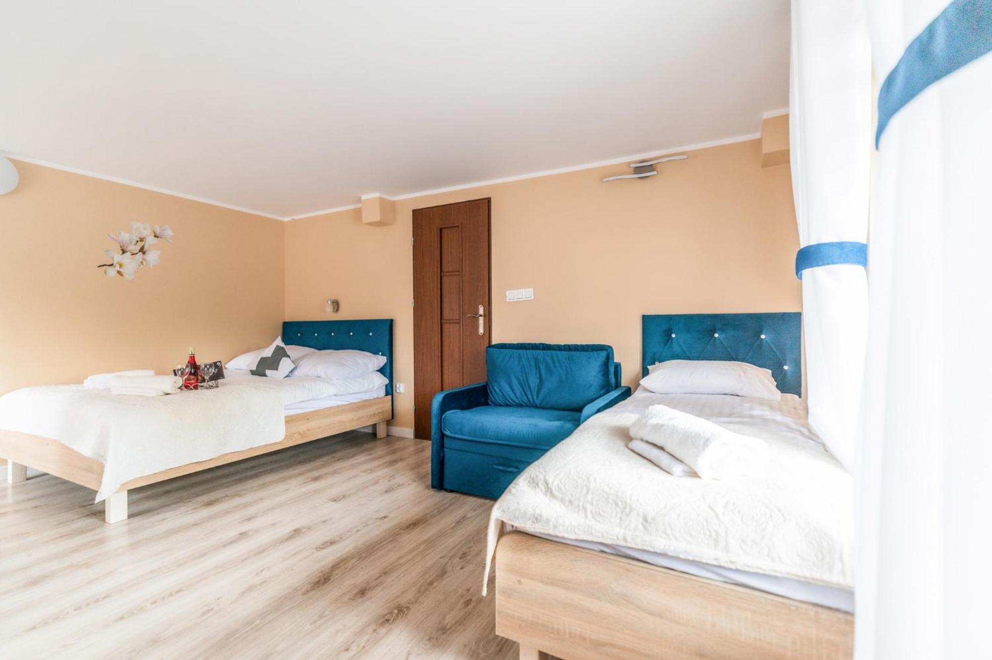 Reveliqa2 - Pokoje Goscinne I Apartamenty Pobierowo Exterior photo