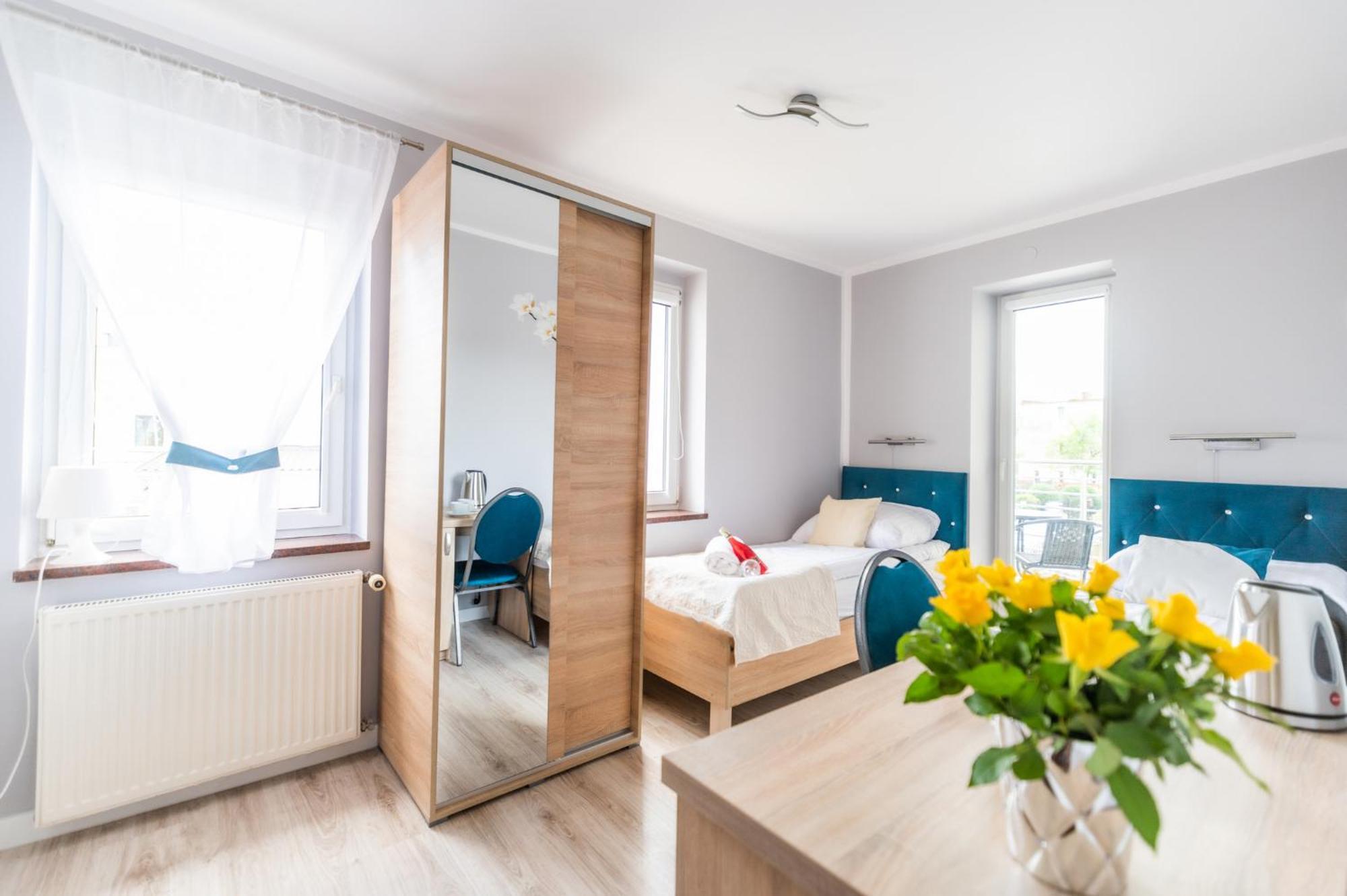 Reveliqa2 - Pokoje Goscinne I Apartamenty Pobierowo Exterior photo